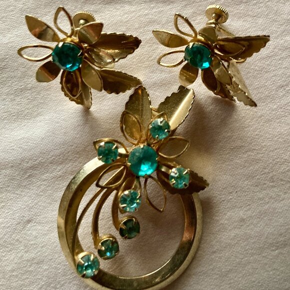 Vintage Brooch and earring set, turqoise and gold colours.  Unsigned. - Picture 1 of 6